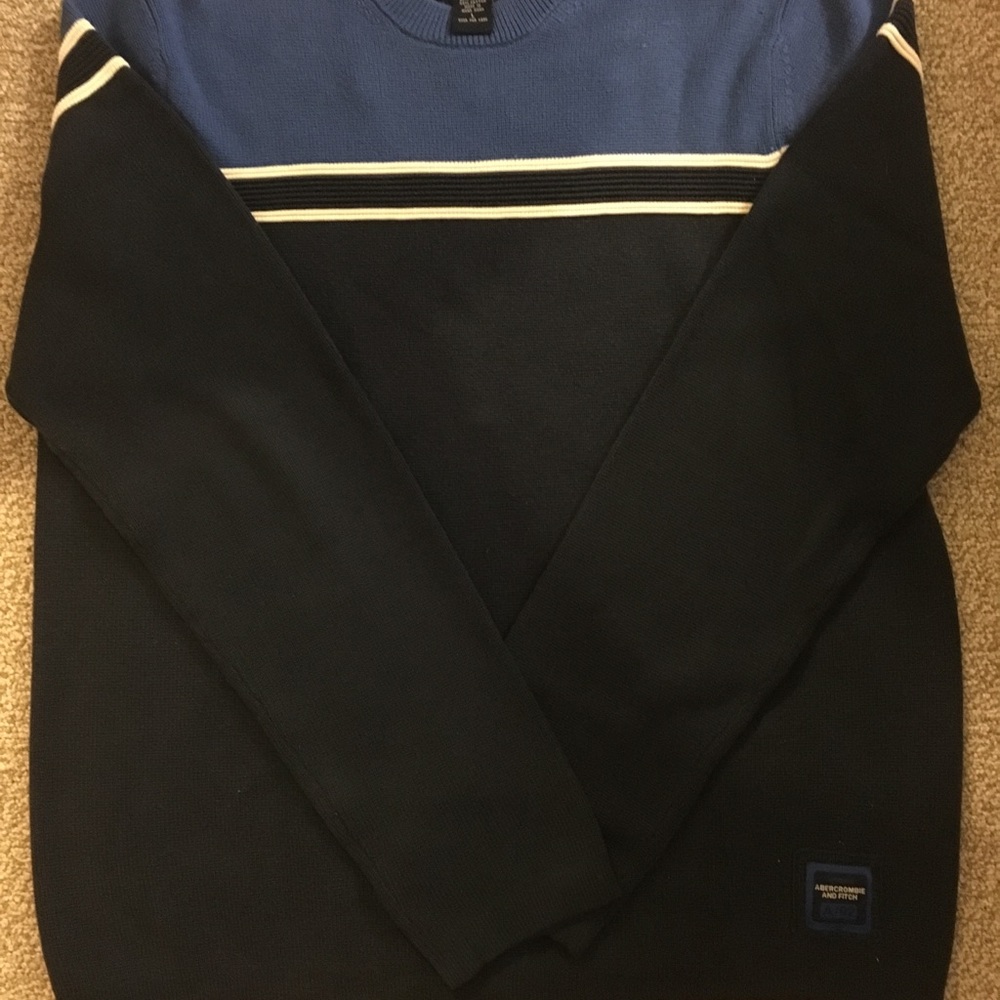 Abercrombie sweater 55% acrylic, 45% cotton.